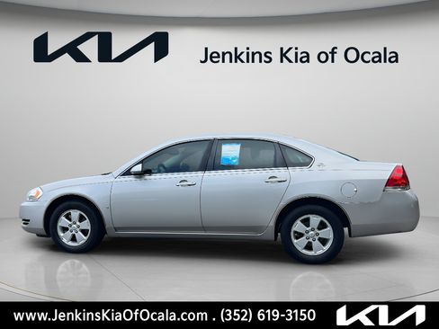 Used 2008 Chevrolet Impala LT FWD image 6