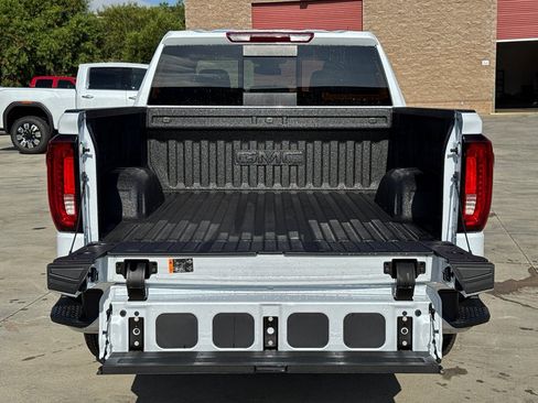 Used 2026 GMC Sierra 1500 SLT w/ SLT Premium Plus Package AWD/4WD image 8
