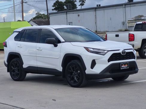 Used 2024 Toyota RAV4 LE FWD image 8