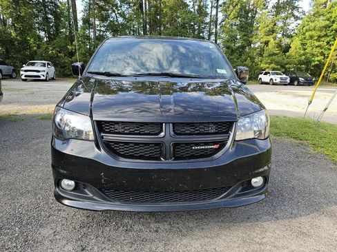 Used 2016 Dodge Grand Caravan R/T FWD image 3