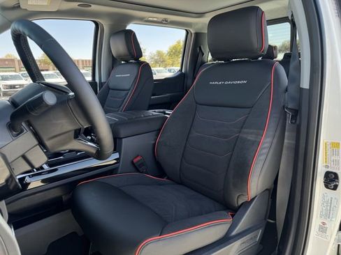 New 2026 Ford F250 Lariat w/ Black Appearance Package image 28