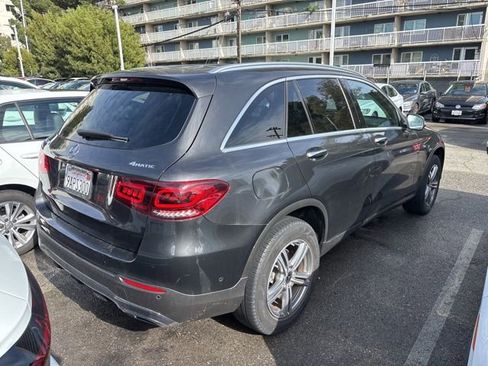 Used 2022 Mercedes-Benz GLC 300 4MATIC image 3