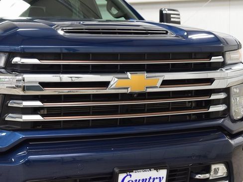 Used 2022 Chevrolet Silverado 3500 High Country image 11