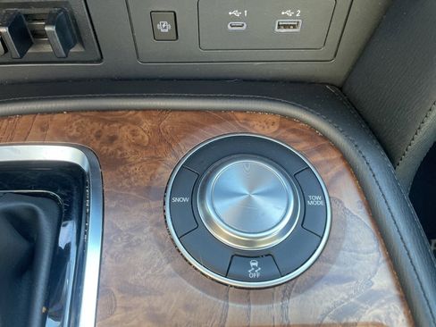 Used 2022 Nissan Armada SL w/ Captain's Chairs Package image 22