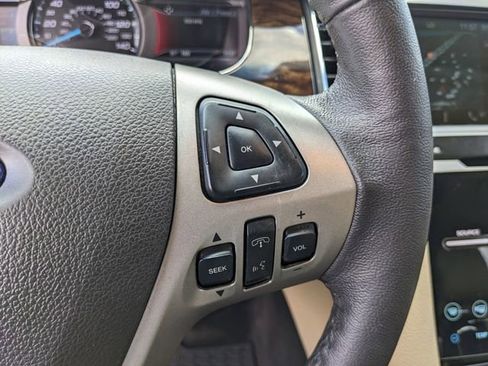 Used 2018 Ford Taurus Limited FWD image 31