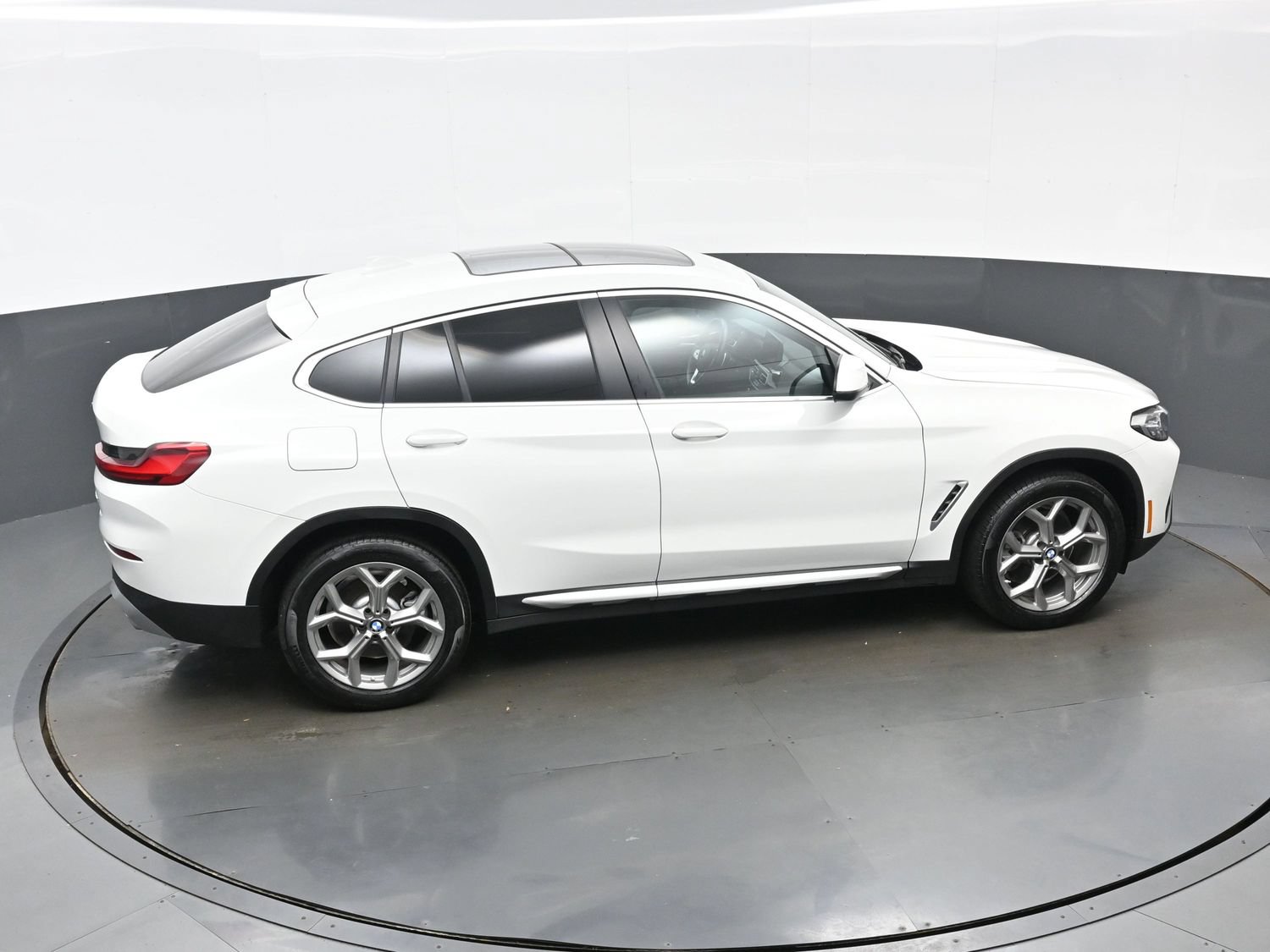 Used 2025 BMW X4 xDrive30i AWD/4WD image 40