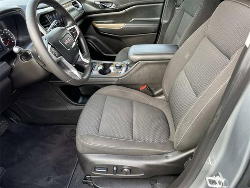 Certified 2023 GMC Acadia SLE w/ Driver Convenience Package image 16