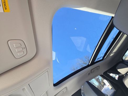 Certified 2025 Ford Escape SE w/ PHEV Premium Package FWD image 13