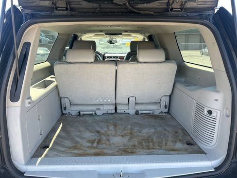 Used 2011 Chevrolet Suburban LTZ image 12