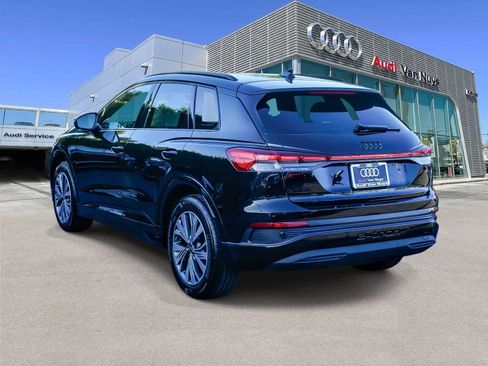 Used 2025 Audi Q4 e-tron Premium w/ Convenience Package image 2