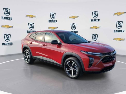 New 2026 Chevrolet Trax RS FWD image 2
