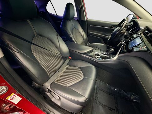 Used 2019 Toyota Camry SE image 15