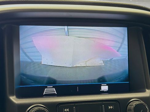 Used 2022 Chevrolet Colorado LT image 16