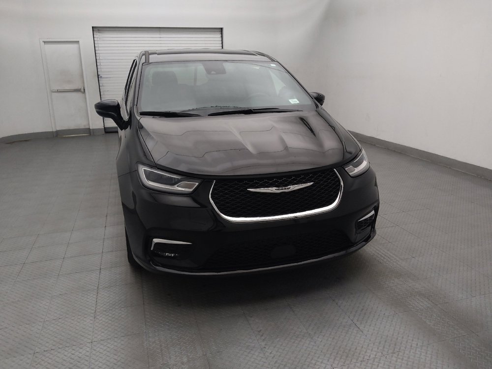 Used 2025 Chrysler Pacifica Select FWD image 14