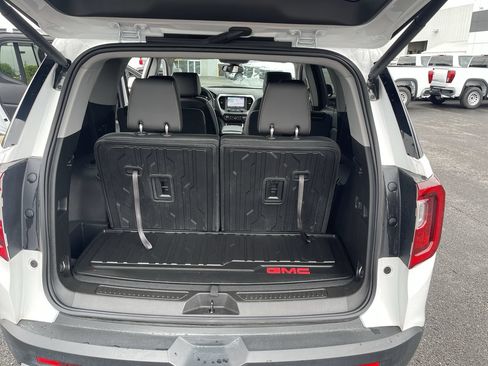 Used 2023 GMC Acadia SLT w/ Preferred Package FWD image 26
