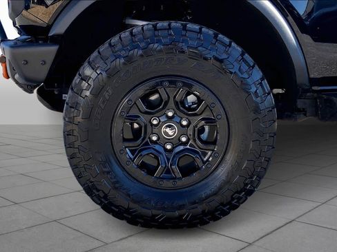 Used 2021 Ford Bronco Badlands image 10