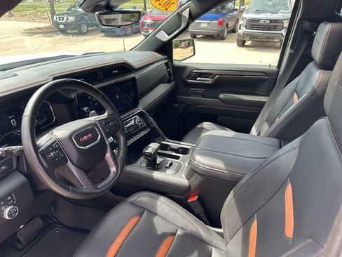 Used 2024 GMC Sierra 1500 AT4 w/ Technology Package AWD/4WD image 13
