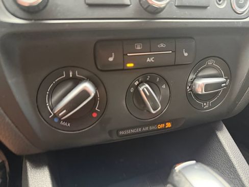 Used 2013 Volkswagen Jetta SEL FWD image 27