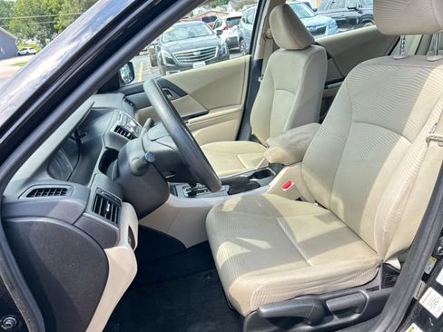 Used 2015 Honda Accord LX image 25