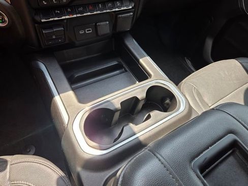 Used 2022 Chevrolet Silverado 1500 LTZ AWD/4WD image 25