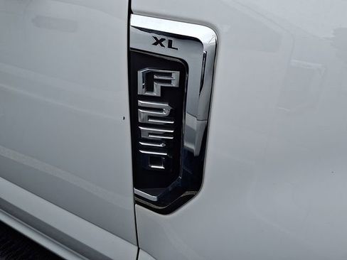Used 2022 Ford F250 XL w/ Power Equipment Group AWD/4WD image 12