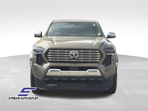 Used 2024 Toyota Tacoma Limited AWD/4WD image 2