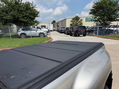 Used 2005 Chevrolet Silverado 3500 LT w/ Heavy-Duty Power Package AWD/4WD image 59