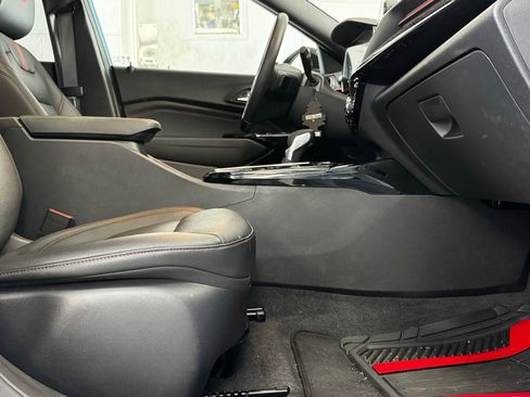 Used 2025 Chevrolet Trax RS w/ Sunroof Package image 5