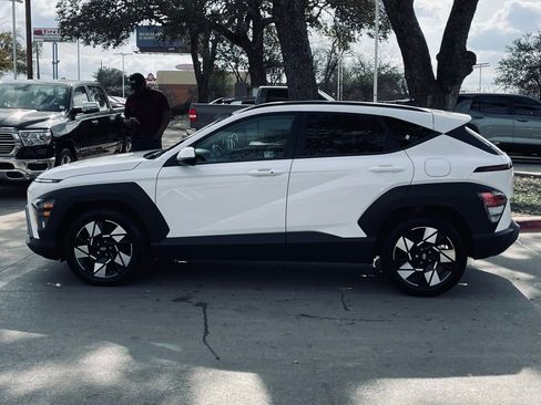 Used 2025 Hyundai Kona SEL image 3