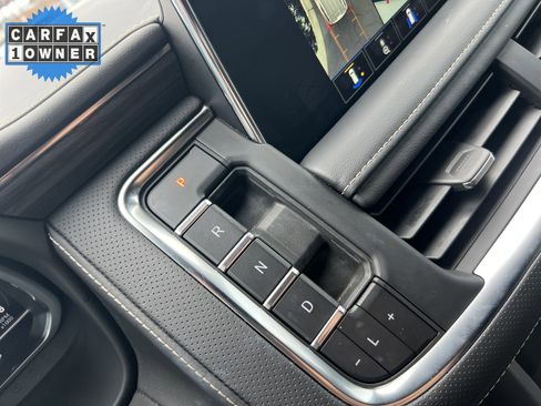 Used 2022 GMC Yukon SLT w/ SLT Premium Package image 26