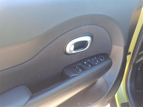 Used 2015 Kia Soul image 10