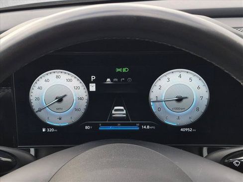 Used 2025 Hyundai Elantra Limited FWD image 11