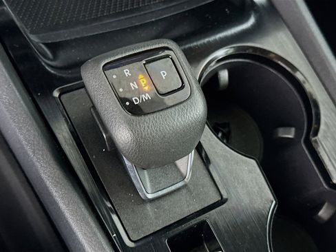 Used 2023 Nissan Rogue SV image 24