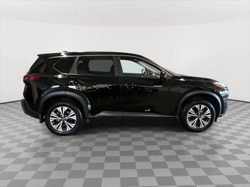 Used 2023 Nissan Rogue SV image 4