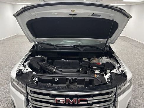 Used 2023 GMC Acadia SLE image 16