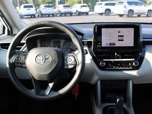 Used 2024 Toyota Corolla Cross L FWD image 10