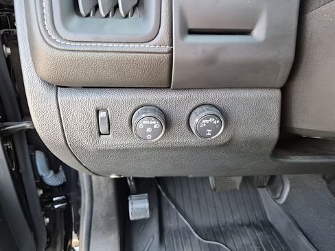 Used 2022 GMC Canyon Denali w/ Denali Black Edition Package image 32