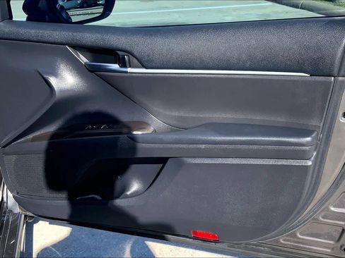 Used 2023 Toyota Camry SE image 21