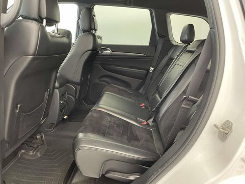 Used 2018 Jeep Grand Cherokee Altitude AWD/4WD image 16