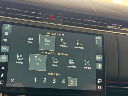 Used 2025 Land Rover Range Rover SE AWD/4WD image 8