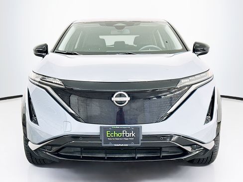 Used 2024 Nissan Ariya AWD image 2