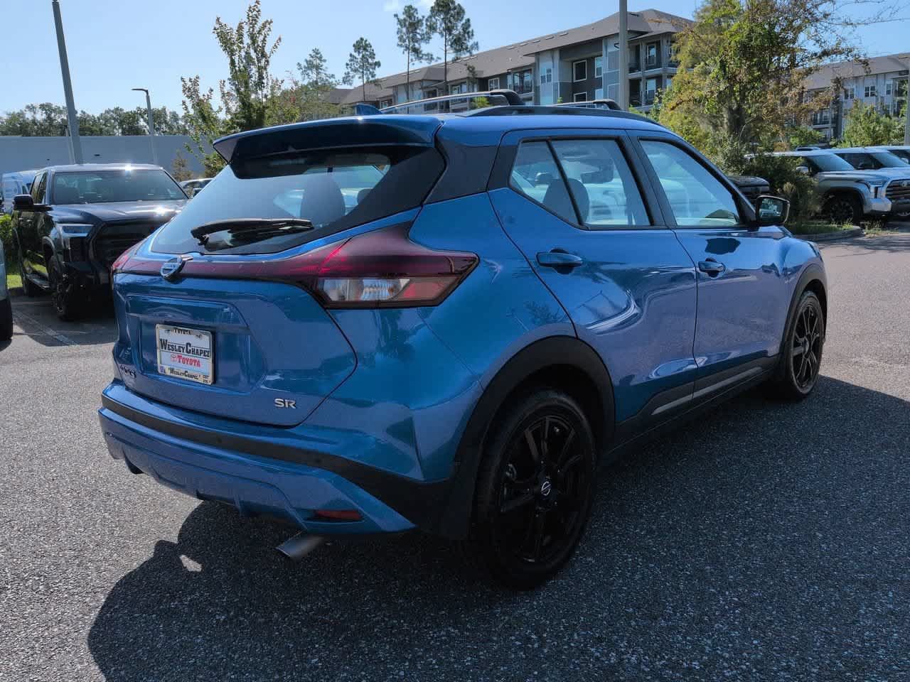 Used 2021 Nissan Kicks SR w/ SR Premium Package FWD image 6