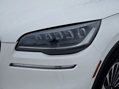 Used 2024 Lincoln Aviator Reserve AWD/4WD image 3