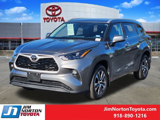 Used 2026 Toyota Highlander XLE AWD/4WD image 3
