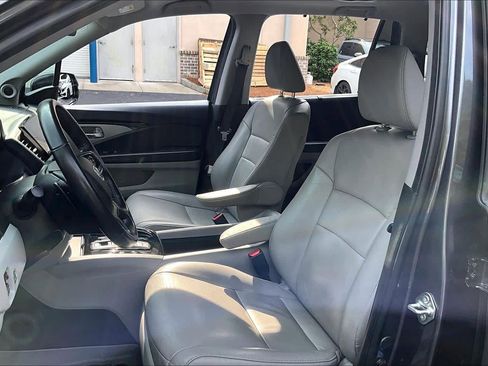 Used 2020 Honda Pilot Touring image 8