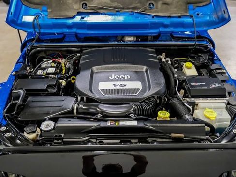 Used 2016 Jeep Wrangler Unlimited Sahara w/ Max Tow Package image 21