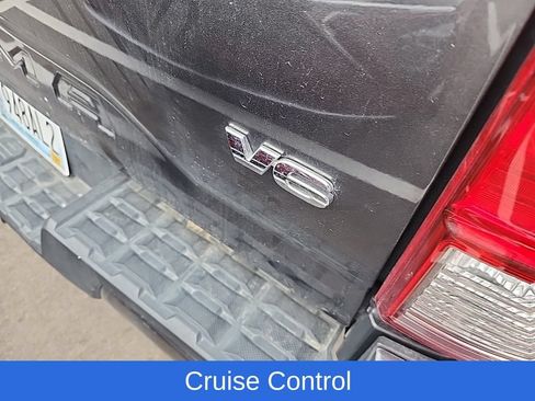 Used 2017 Toyota Tacoma TRD Sport w/ Tow Package (A/T) AWD/4WD image 14
