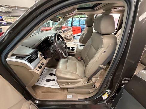 Used 2019 GMC Yukon SLT w/ Premium Edition image 60