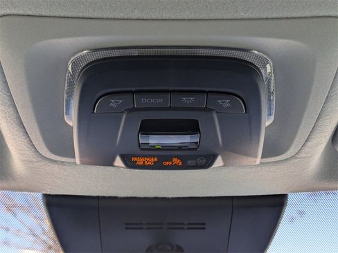 Used 2023 Toyota Corolla Cross L image 23