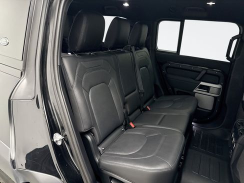 Used 2023 Land Rover Defender 130 SE image 20